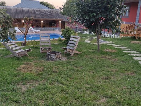 5 otaqlı həyət evi/bağ evi - Qəbələ - 185 m²