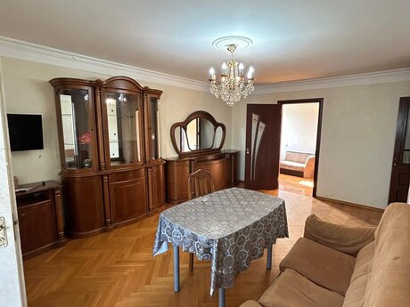 4 otaqlı köhnə tikili - Memar Əcəmi m. - 75 m²
