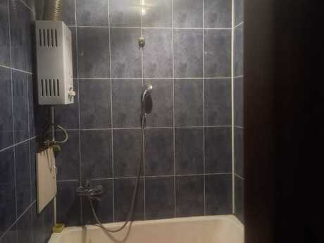 3 otaqlı köhnə tikili - İnşaatçılar m. - 90 m²