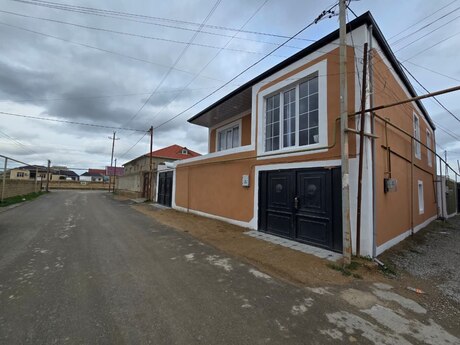 6 otaqlı həyət evi/bağ evi - Binə q. - 200 m²