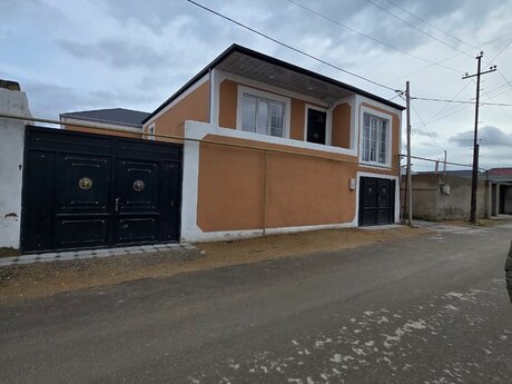 6 otaqlı həyət evi/bağ evi - Binə q. - 200 m²