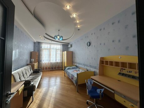 4 otaqlı yeni tikili - Nəsimi r. - 200 m²