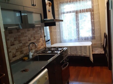 2 otaqlı köhnə tikili - Memar Əcəmi m. - 40 m²