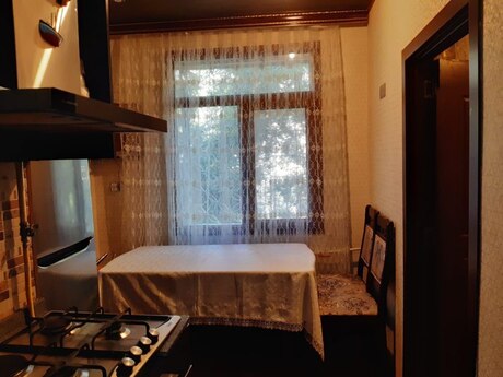 2 otaqlı köhnə tikili - Memar Əcəmi m. - 40 m²