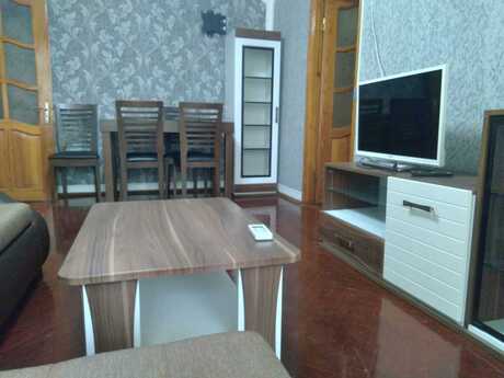 2 otaqlı köhnə tikili - Elmlər Akademiyası m. - 50 m²