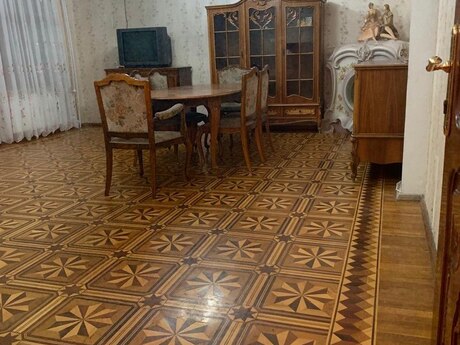 5 otaqlı köhnə tikili - Azadlıq Prospekti m. - 110 m²