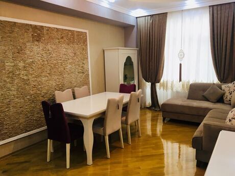 4 otaqlı köhnə tikili - İnşaatçılar m. - 110 m²