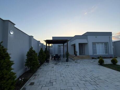 4 otaqlı həyət evi/bağ evi - Şüvəlan q. - 160 m²