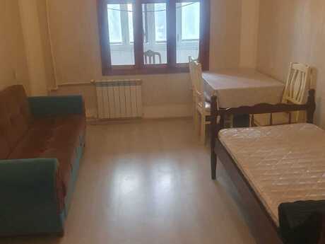 2 otaqlı köhnə tikili - 8-ci mikrorayon q. - 65 m²