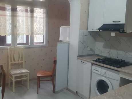 2 otaqlı köhnə tikili - 8-ci mikrorayon q. - 65 m²