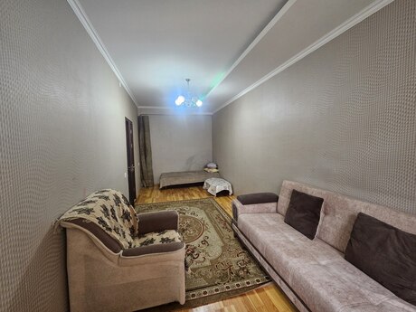 1 otaqlı yeni tikili - İnşaatçılar m. - 50 m²