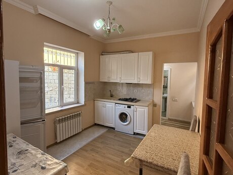 2 otaqlı həyət evi/bağ evi - Əhmədli m. - 60 m²