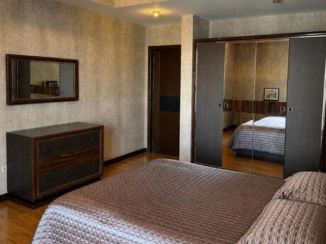4 otaqlı yeni tikili - 28 May m. - 200 m²