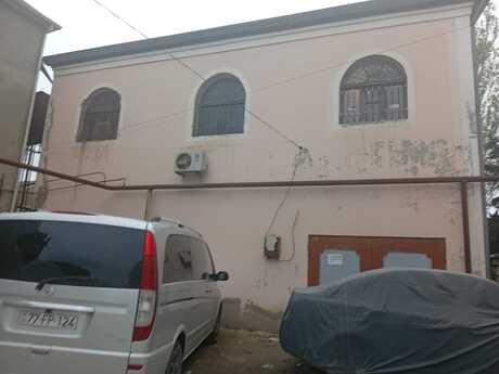6 otaqlı həyət evi/bağ evi - Qaraçuxur q. - 240 m²