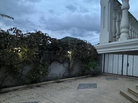 4 otaqlı həyət evi/bağ evi - Hökməli q. - 130 m²