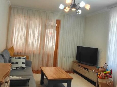 2 otaqlı köhnə tikili - Nəsimi r. - 65 m²