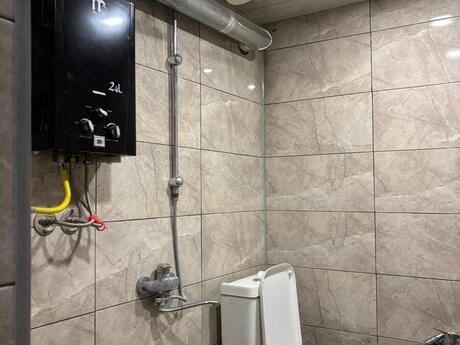 2 otaqlı köhnə tikili - İnşaatçılar m. - 45 m²