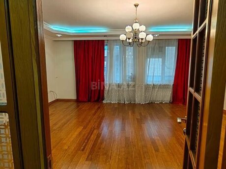 2 otaqlı köhnə tikili - 2-ci mikrorayon q. - 80 m²