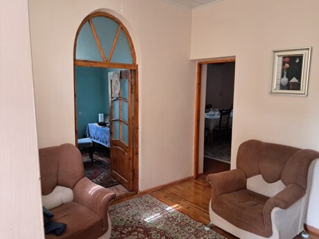 3 otaqlı həyət evi/bağ evi - Badamdar q. - 200 m²