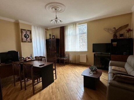 3-комн. новостройка - м. Иншаатчылар - 140 м²