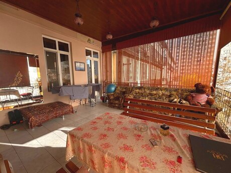 5 otaqlı köhnə tikili - Səbail r. - 210 m²