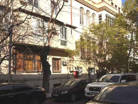 5 otaqlı köhnə tikili - Səbail r. - 210 m²