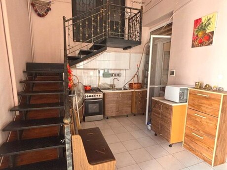5 otaqlı köhnə tikili - Səbail r. - 210 m²