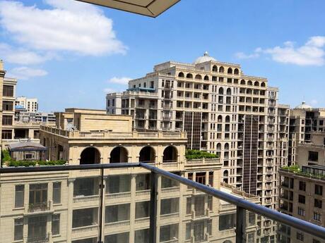 4 otaqlı yeni tikili - Nəsimi r. - 198 m²
