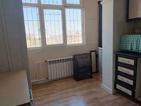 2 otaqlı köhnə tikili - Yeni Günəşli q. - 70 m²