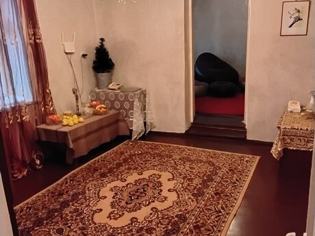 4 otaqlı həyət evi/bağ evi - M.Ə.Rəsulzadə q. - 70 m²