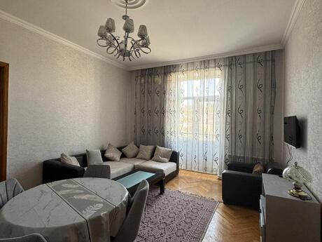 3 otaqlı köhnə tikili - Bayıl q. - 75 m²