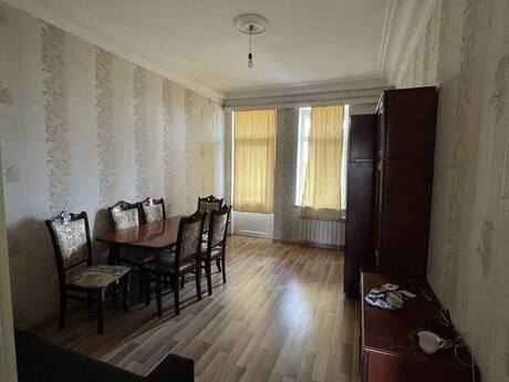 2 otaqlı köhnə tikili - Elmlər Akademiyası m. - 55 m²