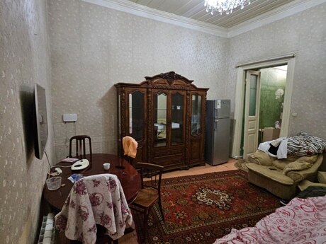 2 otaqlı köhnə tikili - Sahil m. - 50 m²