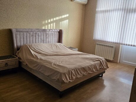 Elan №6108248 - Bakı, Şah İsmayıl Xətai m., 4 otaqlı, 200 m², 15/17 mərtəbə