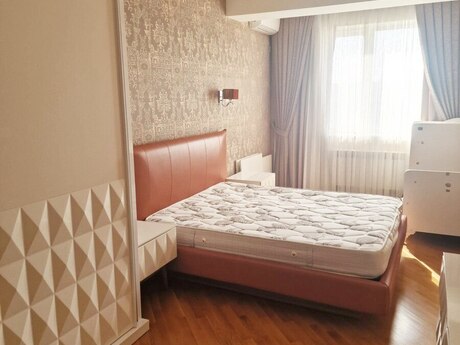 3 otaqlı yeni tikili - Elmlər Akademiyası m. - 130 m²