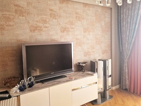 3 otaqlı yeni tikili - Elmlər Akademiyası m. - 130 m²