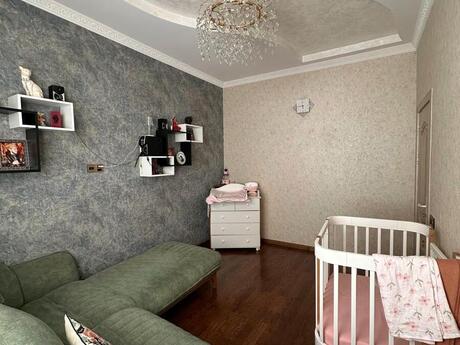 5 otaqlı həyət evi/bağ evi - Saray q. - 270 m²
