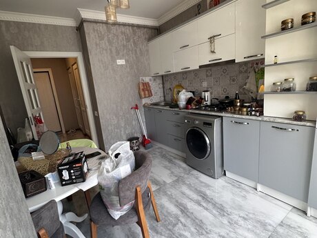2 otaqlı köhnə tikili - 8-ci mikrorayon q. - 65 m²