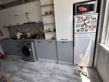 2 otaqlı köhnə tikili - 8-ci mikrorayon q. - 65 m²