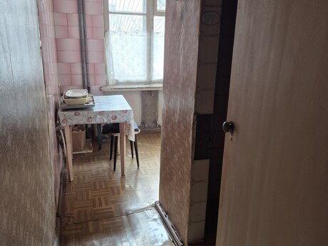 3 otaqlı köhnə tikili - Elmlər Akademiyası m. - 65.4 m²