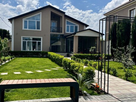 7 otaqlı həyət evi/bağ evi - Mərdəkan q. - 230 m²
