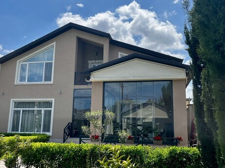 7 otaqlı həyət evi/bağ evi - Mərdəkan q. - 230 m²