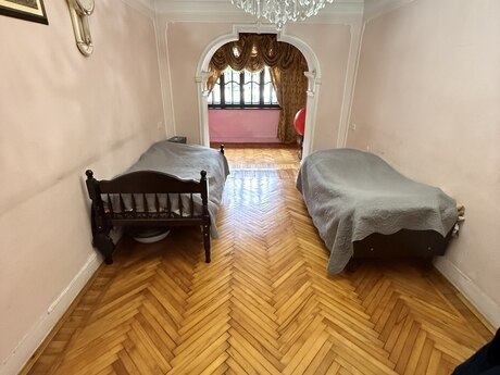 3 otaqlı köhnə tikili - Xalqlar Dostluğu m. - 75 m²
