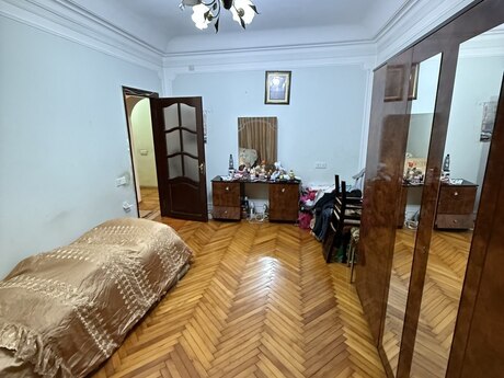 3 otaqlı köhnə tikili - Xalqlar Dostluğu m. - 75 m²