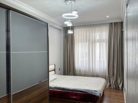 2-комн. новостройка - м. Элмляр Академиясы - 48 м²