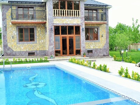 5 otaqlı həyət evi/bağ evi - Qəbələ - 270 m²