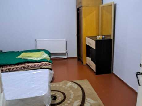4 otaqlı həyət evi/bağ evi - Gənclik m. - 80 m²