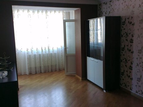 3-комн. вторичка - м. Низами - 75 м²