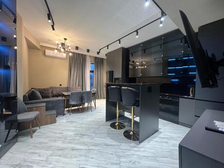 3 otaqlı yeni tikili - Ağ şəhər q. - 105 m²