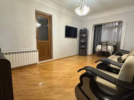4 otaqlı köhnə tikili - Şah İsmayıl Xətai m. - 112 m²